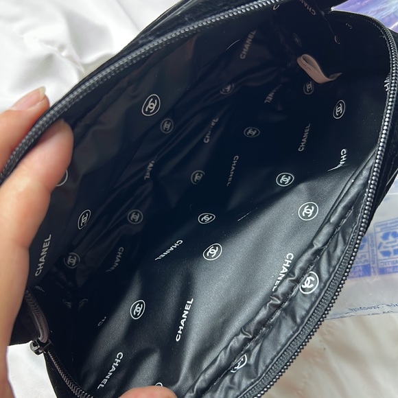 🖤CHANEL PARFUMS black velvet clutch or makeup pouch NEW - Picture 11 of 17